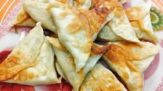 Что приготовить из остатков теста для пельменей? Конечно же хрустящие конвертики с начинкой! смотреть онлайн