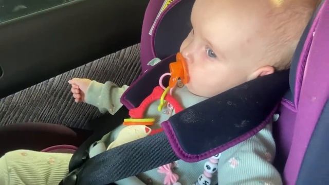 Доченьке 8 месяцев. Как сфотографировать ребенка. Приехали в гости, называется. смотреть онлайн