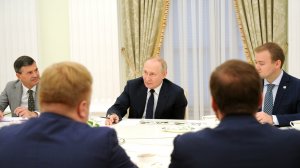 Замгубернатора Югры Азат Ислаев рассказал Владимиру Путину о старте строительства моста через Обь