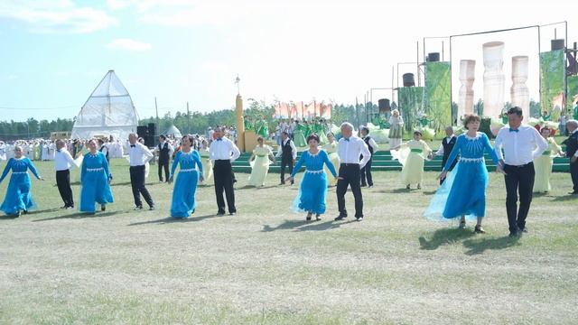 Чурапчы ыһыаҕа - Тоҕус томтор тойуга