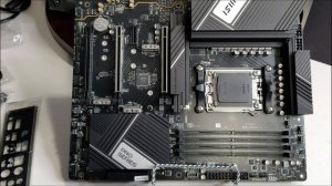 MSI Pro X670-P WiFi  AM5 MB Unboxing & Overview