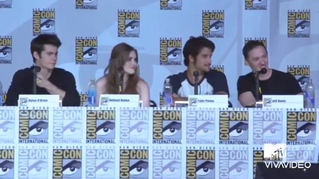 Dylan O'Brien are you ok? 😁 Comic con 2013 teenwolf