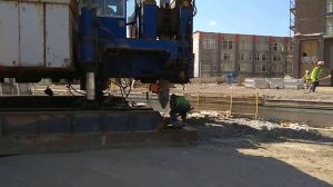 Жилой комлпекс «Magnifika Residence». Вдавливание свай.