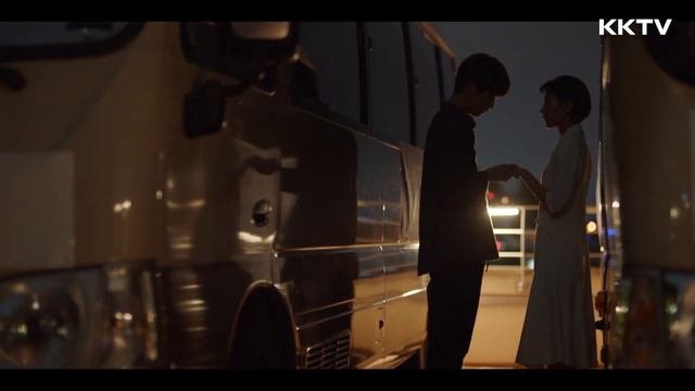 《紙之月》禁忌不倫戀！大學小鮮肉擁吻寂寞人妻！ - EP02 精彩片段｜KKTV線上看