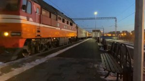 Пригородный поезд сообщением Егоршино-Екатеринбург прибывает на о.п Первомайская