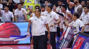 PBA UPDATES: COACH CHITO VICTOLERO MANANATILI SA MAGNOLIA AT COACH YENG MALUNGKOT SA NAMBATAC TRADE