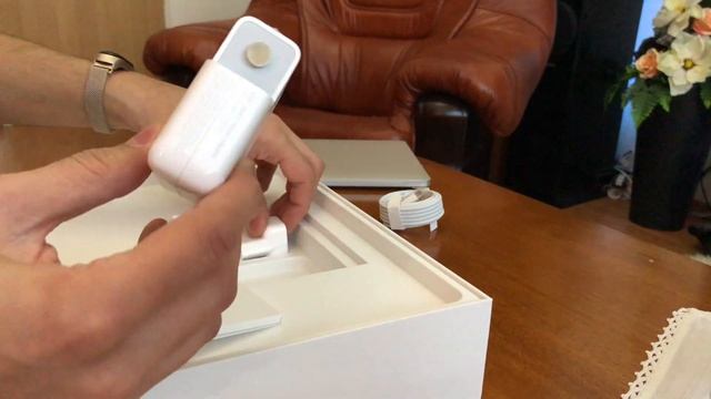 MacBook Pro 13" Touch Bar 2018 ROZBALENIE смотреть онлайн