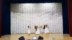 Танец "Силен поливает."