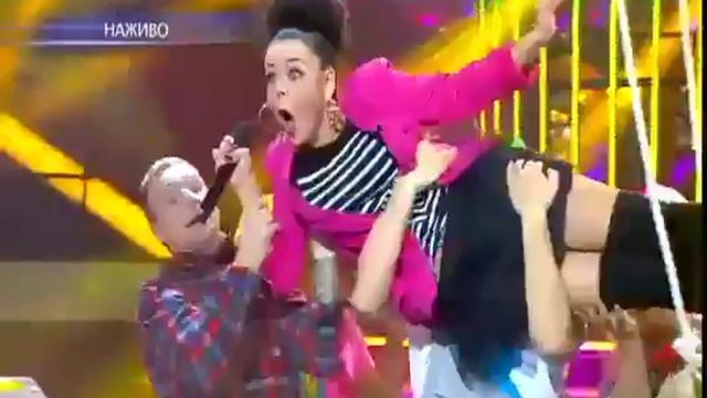 Алина Гросу - Ёлка "Як дві краплі" смотреть онлайн