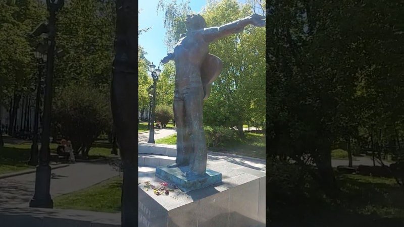 Памятник Высоцкому на Страстном бульваре