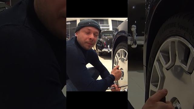 КОЛЕСО - ПРИКОЛ в АВТО САЛОНЕ