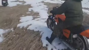 Покатушки на ИЖАХ по глубокому снегу и горкам.