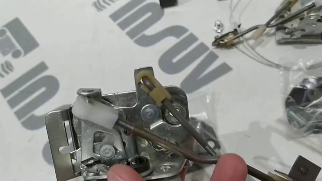 Бесшумные замки двери под металлические ручки нива смотреть онлайн