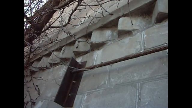 Трещина в стене дома. Как её остановить?