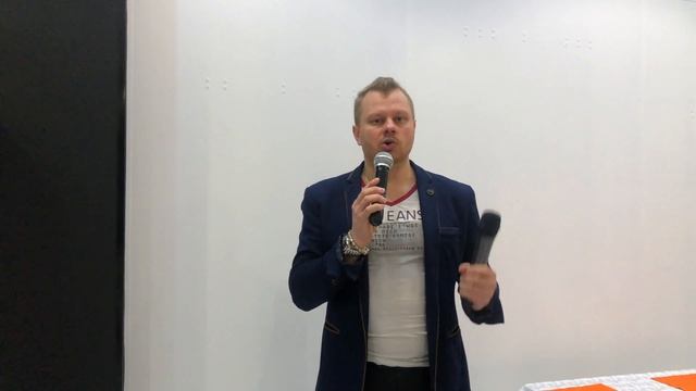 Видео-сравнение Микрофонов Sennheiser Vs Shure (Радиомикрофон)