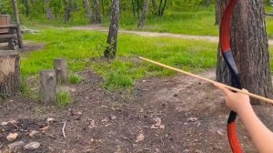 Невгамовчики учатся стрелять с лука на природе. Archery set/Aрбалет