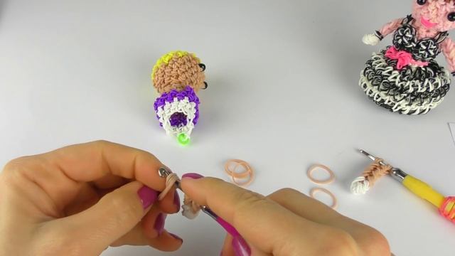 Кукла "София" Лумигуруми из резинок Как сплести куклу из резиночек только крючком смотреть онлайн