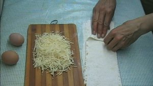 МИНУТНЫЙ ЗАВТРАК ИЗ ЛАВАША. ТРЕУГОЛЬНИКИ С СЫРОМ ИЗ ЛАВАША. ЖАРЕНЫЙ ЛАВАШ С СЫРОМ НА СКОВОРОДЕ.