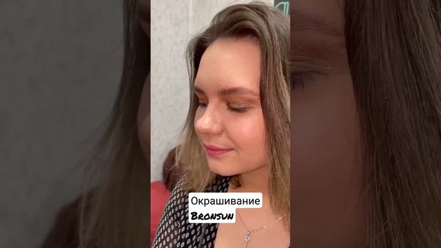 Сегодня в моде натуральные брови: не слишком широкие и не очень узкие. Все должно быть в меру.