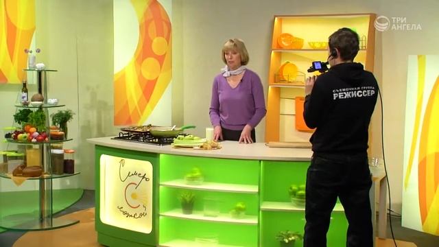 Картофельные ватрушки «Подсолнушки» и вальдорский салат