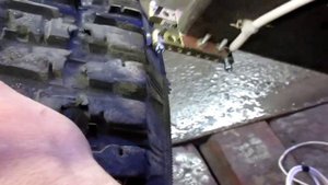 Регрувер для нарезки протектора шин