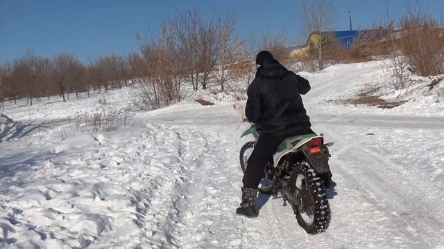 Мототема. Катание на мотоцикле Irbis TTR250R. Проверка шипов.