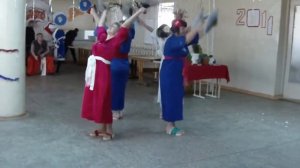 Танец "китаянок" с веерами. Дракон-сюрприз.