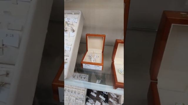 Новый гигантский ювелирный магазин "Уральский ювелир", Гайдара, 22а, Озёрск.