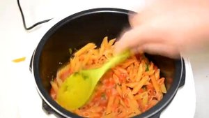 Макароны в Томатном Соусе с Базиликом и Орегано в Мультиварке Скороварке Redmond RMC P350