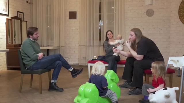 не скажу. Папа Евгений Тепляков не скажет сколько Алиса набрала баллов по ЕГЭ смотреть онлайн