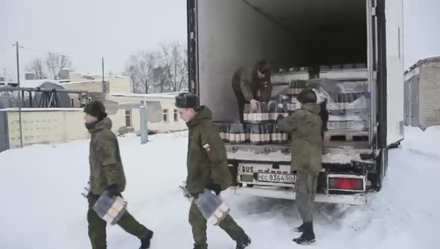 Центр "Наследие" направил 15 тонн кваса для военнослужащих Донбасса _ видео 2