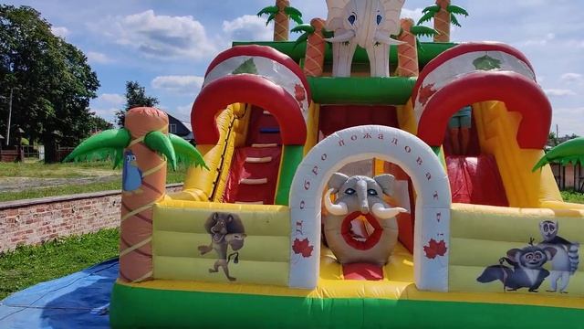 Надувной батут "Горка Слонёнок" смотреть онлайн