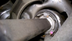 Стук в рулевой колонки, из за пластиковой втулки toyota corolla ae104