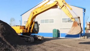 Гусеничный экскаватор Hyundai R250LC7 2011 года