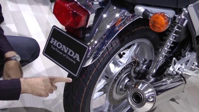 Du vintage japonais à Intermot : La Honda CB 1100 joue les stars смотреть онлайн