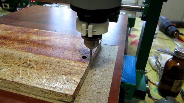 Dremel hilda 400w в качестве шпинделя настольного чпу станка.