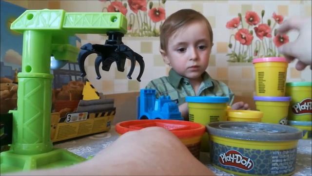 Play Doh Wheels Играем с новым набором Плей до веселая стройка новинка 2019 смотреть онлайн