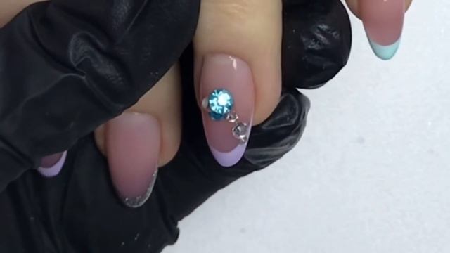 Инкрустация стразами с помощью полигеля и базы Lovely