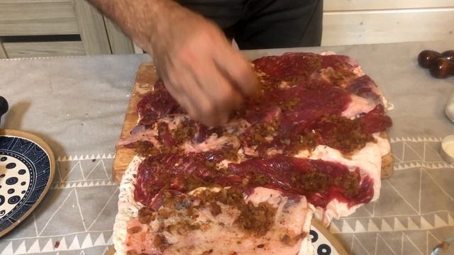 Необыкновенный!! ШАШЛЫК - РУЛЕТ из говядины в бараньей сетке!