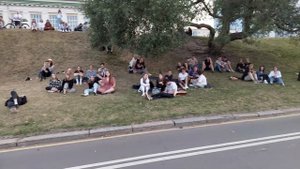 Вдоль, ДА... по Набережной!!! Свислочи!!! Минчане релаксируют!!!