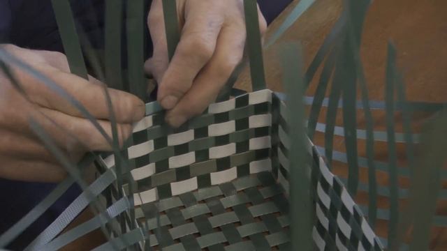 Корзинки ... из упаковочной ленты в качестве подарка