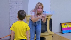 Света, Богдан и ВОЛШЕБНЫЙ телефон