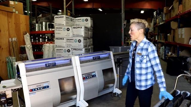 The Mobius M108S - Monster Gardens Trim Demonstration смотреть онлайн