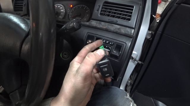 Toyota Corolla Fielder. Установка и подключение ПТФ