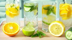 Пейте каждое утро! Вот чем полезна для организма вода с лимоном