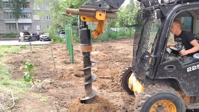 минипогрузчик JCB 225 смотреть онлайн
