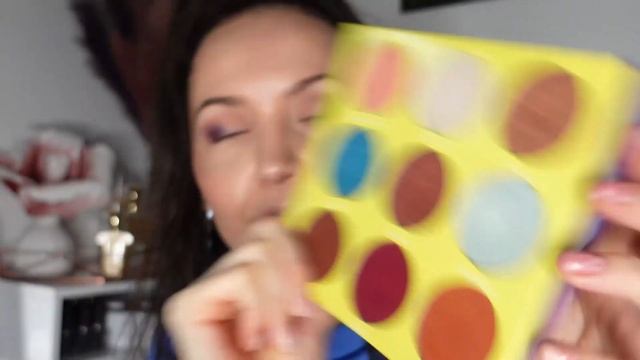 GRWM: ну давайте эксперементировать и делать макияж с карандашом от AVON Glimmerstick из Project. смотреть онлайн