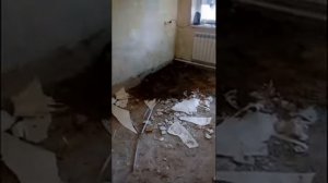 Как поднять песок на 4 этаж? День третий. Недорогой ремонт квартиры.