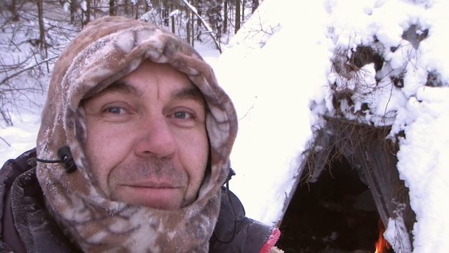 Постройка укрытий в лесу / ЧУМ Своими руками #5 ПОСТРОЙКА УБЕЖИЩА / Лесной дом / бушкрафт зимой смотреть онлайн