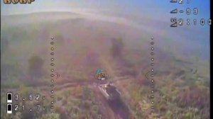 Бобры продолжают радовать. Поражение очередной БМП "Брэдли" FPV-дроном расчета АХМАТ-ЮГ.